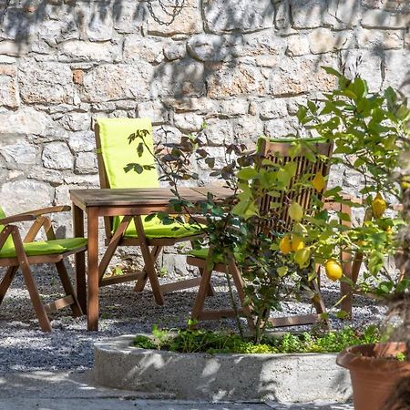 Domacija Mirko Bed & Breakfast Miren Exterior photo